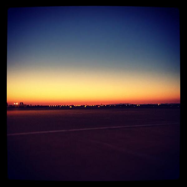 Arialkid's tweet photo. Cracking sunset at Marrakech airport #Marrakech #morrocco http://t.co/YA0dgYPans