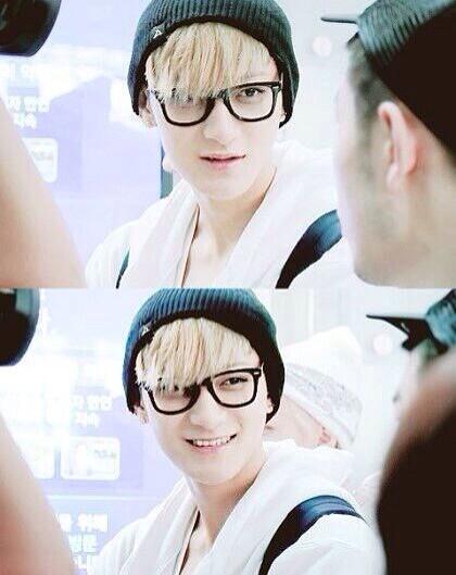 EXOCASTLE's tweet photo. The one who'll get too excited and getting choked on his own saliva while screaming #ForeverSilly #PrinceQingTAODay โก http://t.co/uj6uOjfKiz
