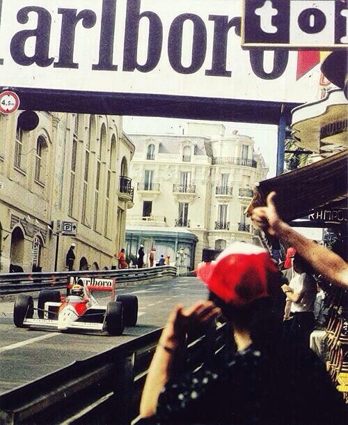 SENNA_GREATEST's tweet photo. King of the streets. http://t.co/Cgo2bpTLH5