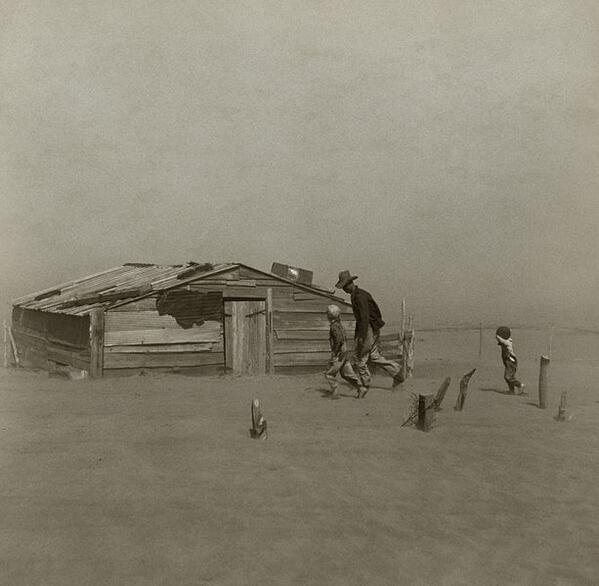 TBlevins512's tweet photo. Dust Bowl. This must have been the worst. #30sclass http://t.co/FHrLMX5Mo6