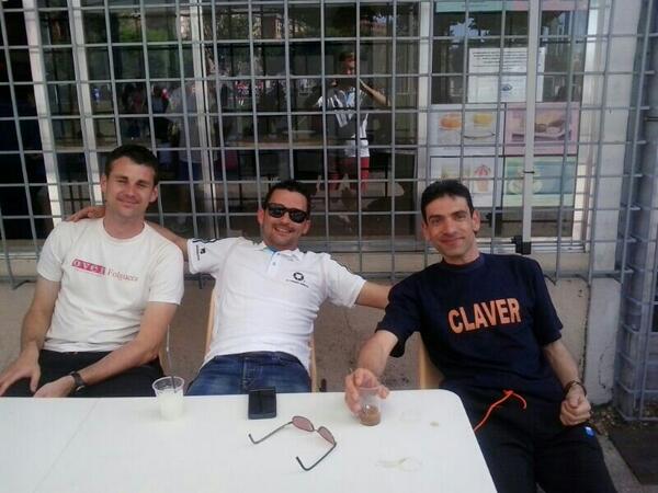 EPClaver's tweet photo. Moment de relaxació dels caps d'expedició, agraits! http://t.co/Dqc4IozIVH