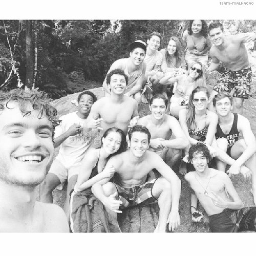 PutsFlaviana's tweet photo. Quando tudo isso acabar, a saudades irá castigar. http://t.co/621IbKPEQZ