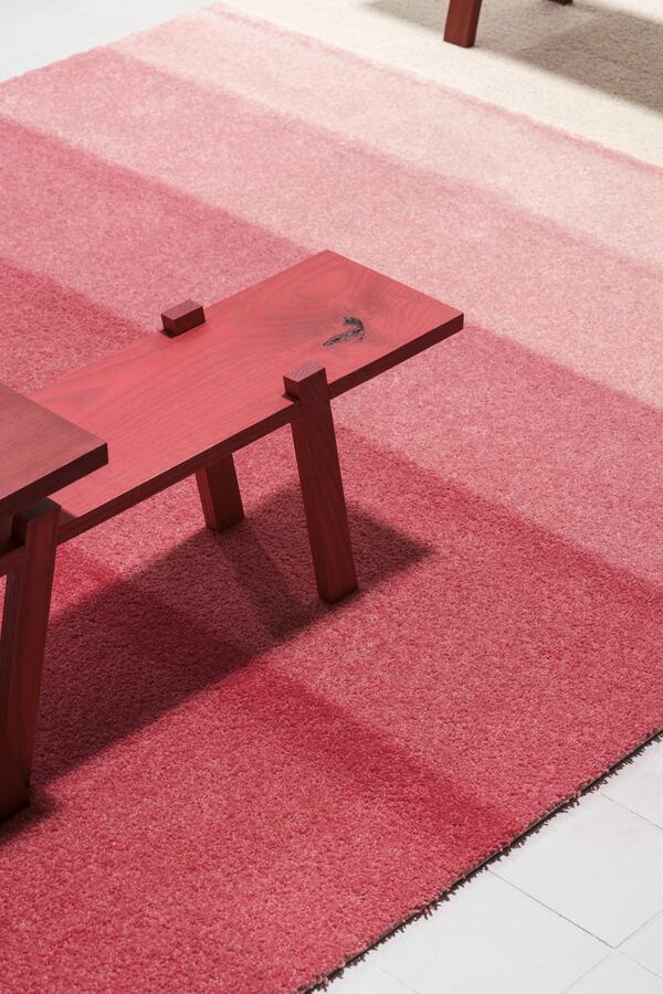 freshmoco's tweet photo. Re-vive Carpets by rENs &amp; Desso are over-dyed in an environmental action-signifying red http://t.co/0ZMzph1D2N http://t.co/3VYYXeaLdY