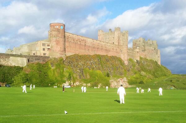 Lazy Sunday Afternoons @Bamburgh_Castle @BamCastleInn @BamburghBeach  #bamburghcastle #cricket #warenmill #budlebay
