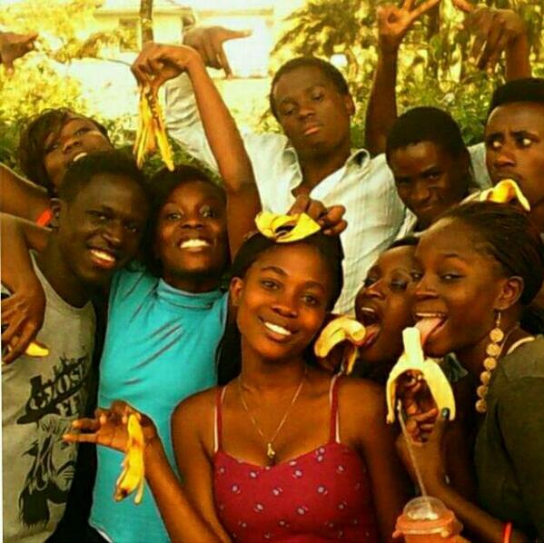 PriscaTecla's tweet photo. #weallmonkeys http://t.co/0W941BxzZ3