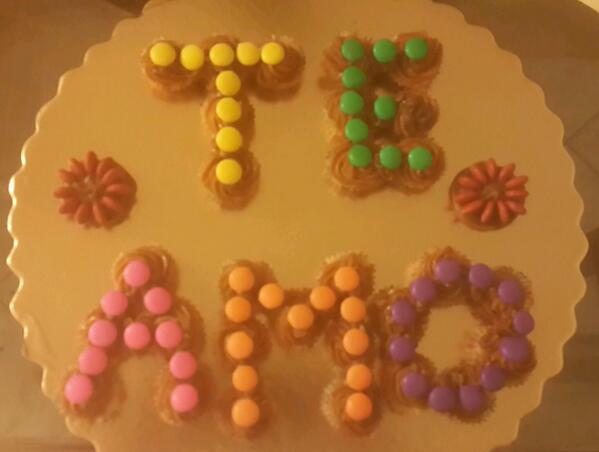 TheQueencakes's tweet photo. #thequeencakes #Diosisamazing #minicupcakes #cakes #cupcakes #caracas #venezuela para tu enamorad@ http://t.co/bA1XzeTfee
