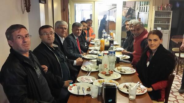 OncelERKAN's tweet photo. Keles,de tura devam. Yemek molası verdik. http://t.co/RXmc1YXsAb