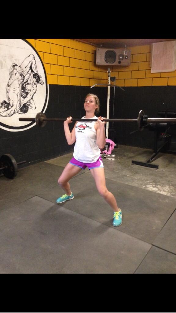 stacked_ballers's tweet photo. S/O to @Savana_Elise for actually doing hang clean... http://t.co/k5lKiVyMrJ