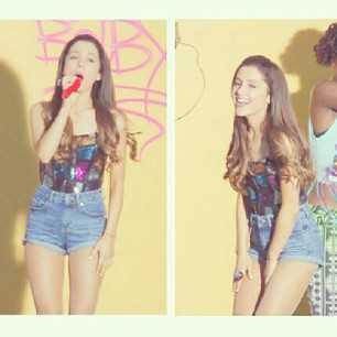 TW5SOS1D's tweet image. #iHeartAriana #ProblemDeservesNo1onBillboard !