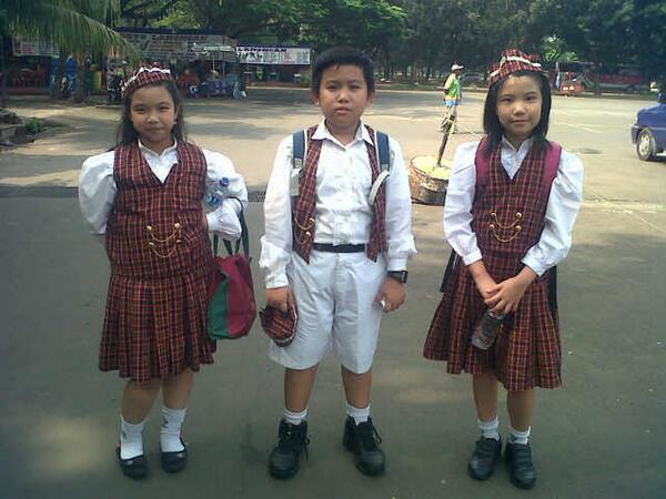fang_1709's tweet photo. Gw,leif,cherish .... Hahahahaha http://t.co/97scf1bZIl