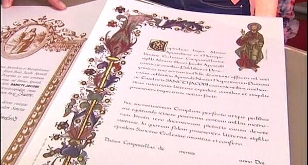 A3Noticias's tweet photo. Los peregrinos que hagan el Camino recibirán una nueva Compostela con diseño modificado VÍDEO http://t.co/pTmtKPHhmc http://t.co/YgxAFdBMgM