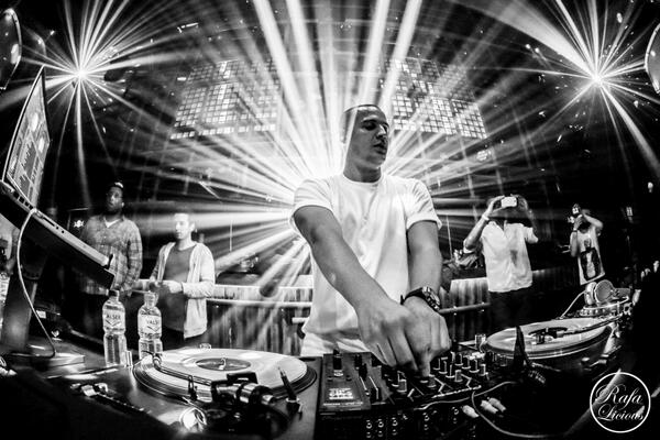 Rafalicious_ch's tweet photo. Thanks for that dope set last night!
Here's a shot from me =) Hope you enjoy it!
@djsnake http://t.co/Vk3gmijHGu