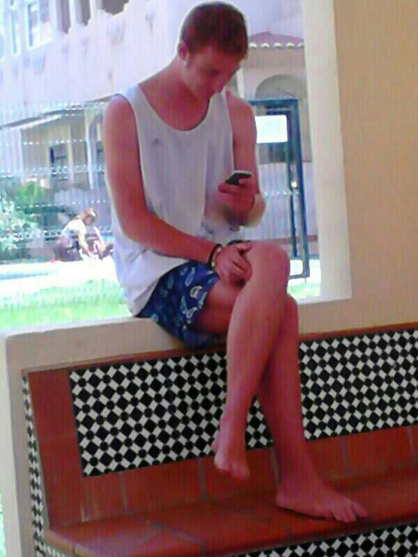 retaramenios's tweet photo. Nací princeso porque zorras había muchas http://t.co/2VgDtqf2EJ