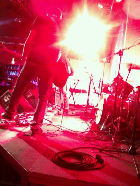 EL_TENOR's tweet photo. @PerroGrandeBand @16_Toneladas http://t.co/YnZiro0fS5