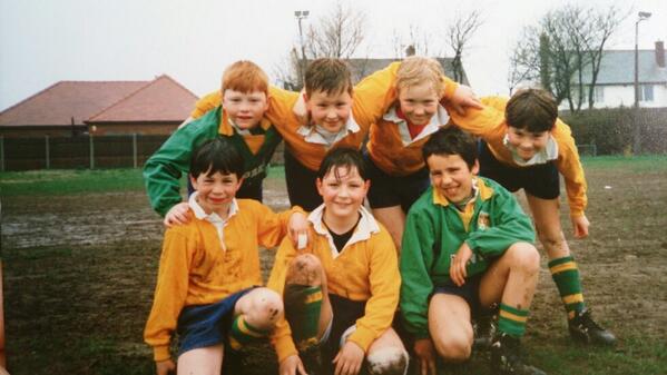 AlexDLee's tweet image. From @GreenGoldRugby to @RNRugby ! Hoofing effort Fairy lad #BottomRight #ArmyNavy #ThrowbackThursday