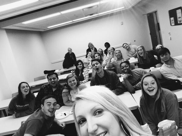 jane_damron's tweet image. Last day of class. Great semester. We had to do it. #OscarSelfie #BaylorCommSelfie #css3311 #InterpersonalComm