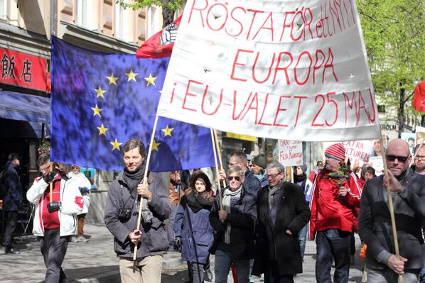 PS_Suede's tweet photo. 1er mai avec @PES_Stockholm: protection sociale, juste échange, nouvelle croissance..#EP2014 #NotreEurope #nowschulz http://t.co/jMOWNgfthq
