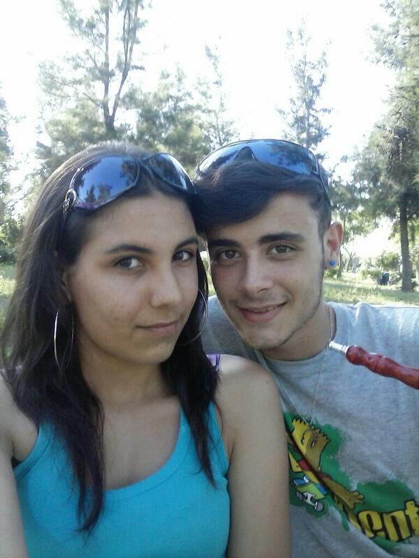 93Neiva's tweet photo. Tardesita de parque y cachimba en un dia de fiesta con @AdriOrtiz18 http://t.co/OaphXLmeNC