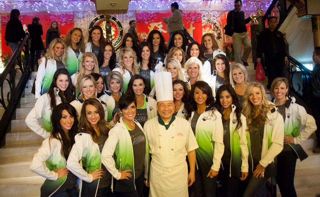 BmkaxYuCIAE_6FK.jpg:large