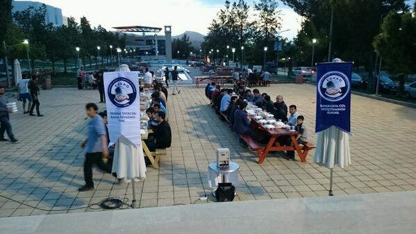 Laü için iftar vakti! Programımızı yoğun bir katılımla gerçekleştirdik. Elhamdülillah. #Eskad#Laü#iftar#kandil