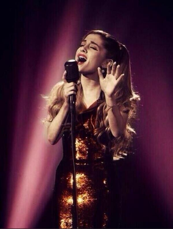 Totallyxgrande's tweet image. I love this photo so much @ArianaGrande #WatchProblemLyricVideo #WatchProblemLyricVideo #WatchProblemLyricVideo