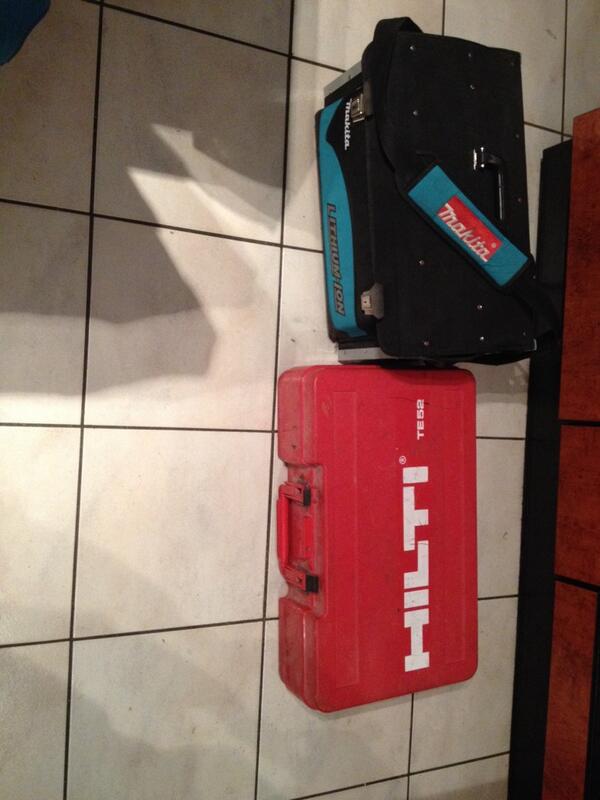 basvanderstaak's tweet photo. en weer klaar met beunen #tijdomtedouche http://t.co/GLFNqmbkrj