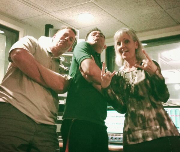 TheBodyCast's tweet photo. Attn. graduating super-producer @veryChrisP: Alert your new cohort gauntlet has been laid by @ProfSpiker @NEWSGAL100 http://t.co/IuK0WqgUbE
