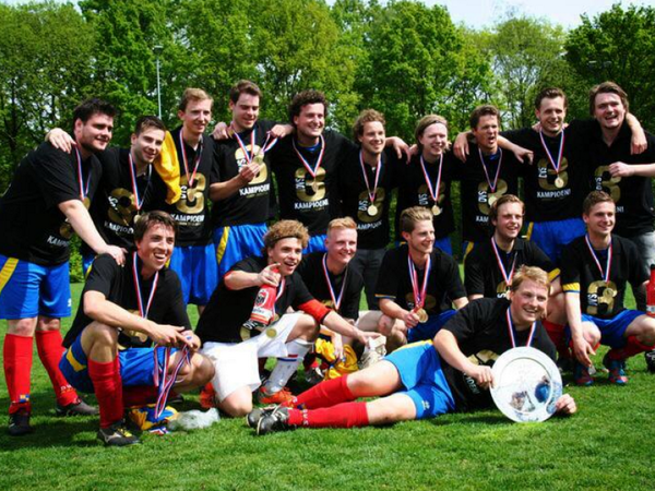 ED_Regio's tweet photo. Het #ED zoekt de Sportkampioen van de Week. Stuur foto's in via http://t.co/M7HuCDEc82 http://t.co/ivuTvFxxnn