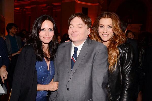 FC_Friends's tweet photo. A atriz Kate Walsh twittou hoje uma foto com Courteney: http://t.co/GsubrjbfXn