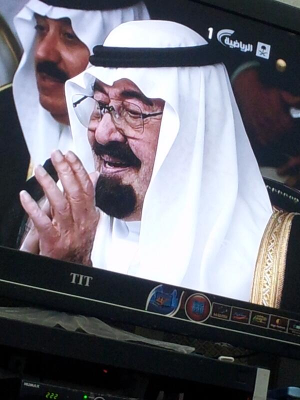 fate221's tweet photo. يارب تحفظه وطول بعمره تخليه لنا ياكريم يارحمن يارحيم http://t.co/IkaznsG6iB