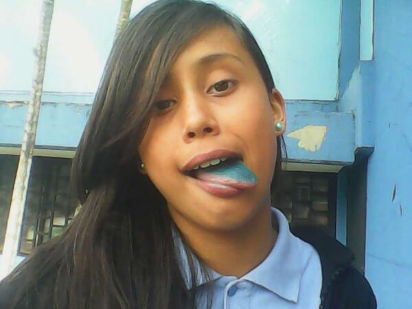 daniel_malik06's tweet photo. hermanita te comiste un pitufo o q 
@missmalik_14  jajajjajaajjaa ☺ http://t.co/81nXj0WzaA