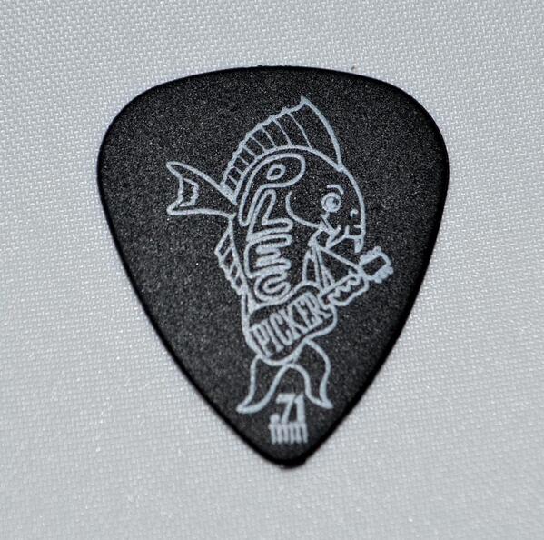 PlecPicker Guitar tweet media