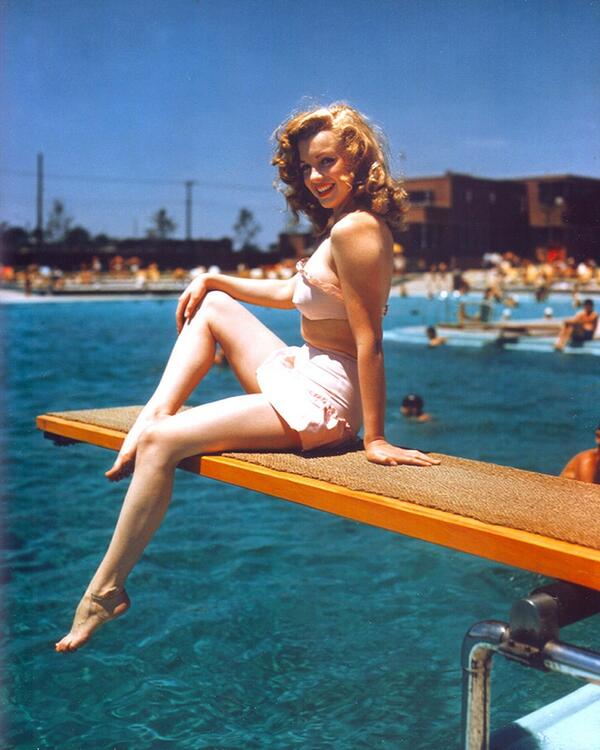 HistoryInPics's tweet photo. Marilyn Monroe, photo by Weegee http://t.co/C51hytdxPJ
