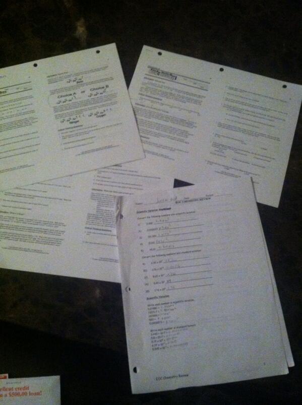 Jayy_Gold's tweet image. Ms.jones chill😫😫 #4packets