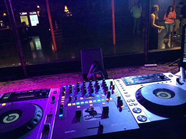 DJYEMI's tweet image. I'm djing tonight in Louisville, Kentucky  Huey Mack concert! #Soundcheckpic #Huuah