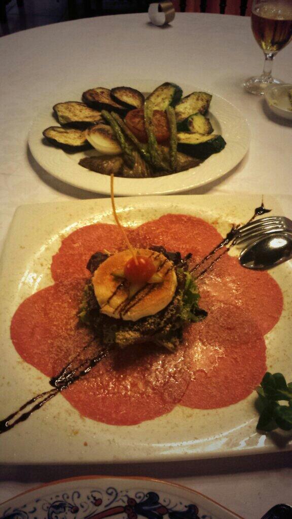 eduroky_luna's tweet photo. Cuidando el paladar en vera con @manolypalazon siempre contigo es especial ;) #PlaceresDeLaVida http://t.co/8UiPWa9TcV