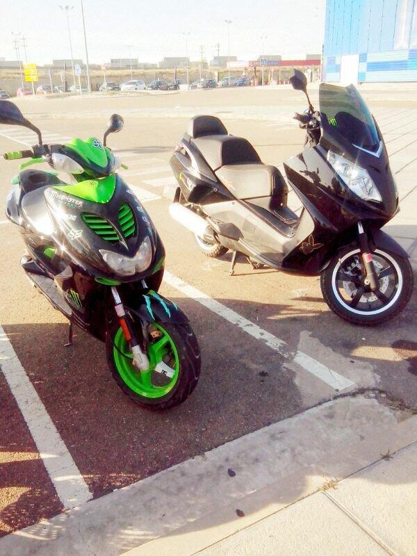 Davidlasala97's tweet photo. "@JaviCebollada: Buena tarde con las motos y los herr @arandapapis ,@tijerpapis97 y#Lasala http://t.co/H2taDmAE0H"