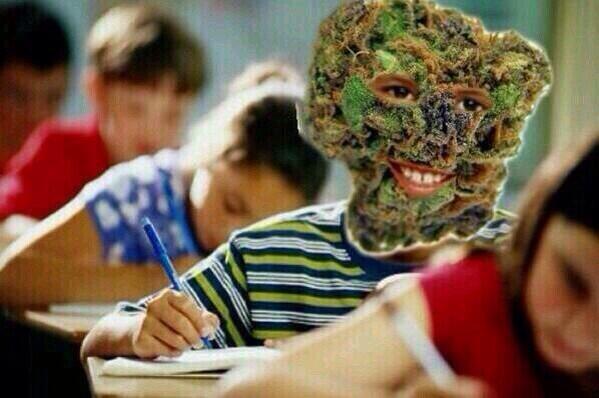 UMNBest's tweet photo. We all have this kid in a couple of our classes @UMNprobs http://t.co/7TupNSCqId
