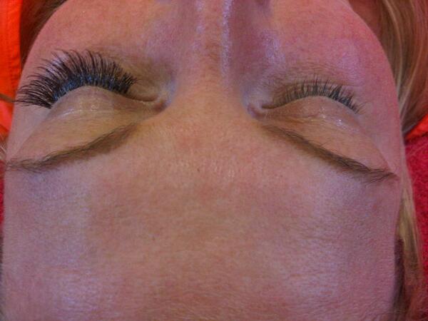 cnwilsonhair's tweet image. Qualified in eyelashes today! #lashcourse #excitingtimesahead