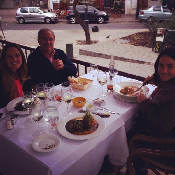 paulanerd's tweet photo. En el mejor  @PetanqueSCL buenísimo Bandiola al aceto-Magret de pato-Vol-au-vent de frutos del mar http://t.co/KP6hB8THh2