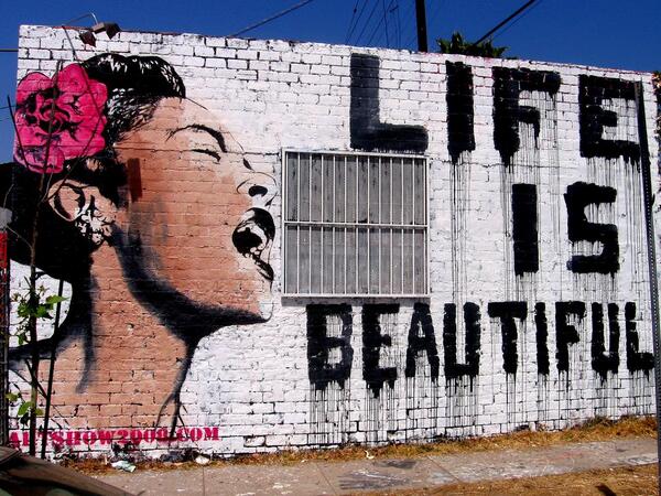 cuentatwt's tweet photo. La vida es bella. De cojones. http://t.co/UIwtigY28K