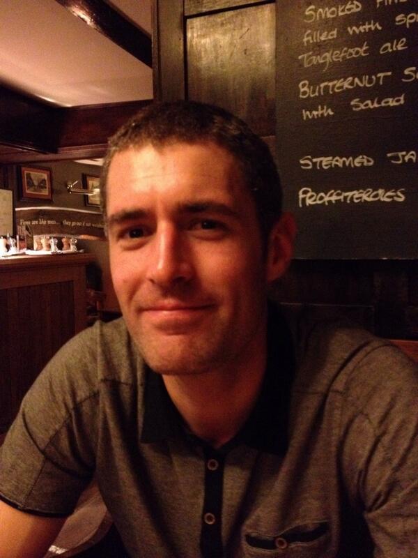 WellingSimon's tweet photo. @AussieGrit need a stunt double?!, my mate mike looks just like you after 6 beers! http://t.co/qjpmXqiV5U