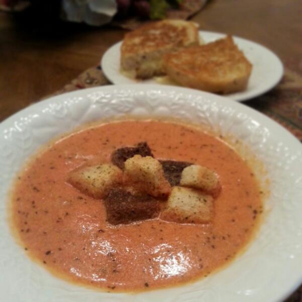 RT <a href="/kalaniD/">kalaniD</a>: <a href="/foodonthetable/">Food on the Table</a> Best Cream of Tomato Basil Soup EVER!!!  ((Thank you!))