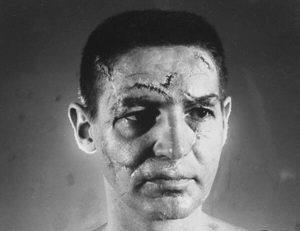 qdagley3's tweet photo. People think sports today are more dangerous than ever,but based on this hockey goalies face from the 30's I disagree http://t.co/HVoILvh4Ns