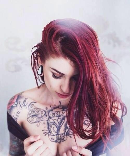 "Anyone want to RP? Send this girl a DM starter, make it interesting! I don't bite..."