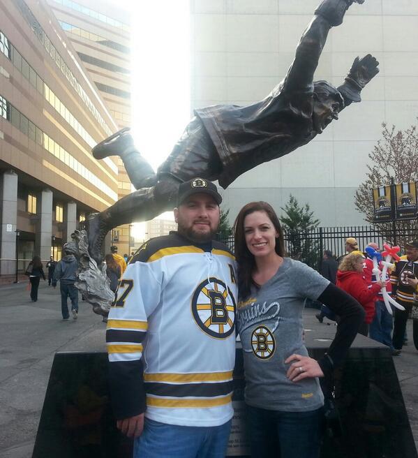 KileyMarieC's tweet photo. My first game TWINS 1979 #NHLBruins http://t.co/MOyW1icqYW