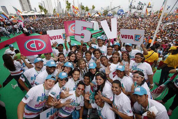 #Vota5 La gente de <a href="/GmasCambios/">FundaciónGMásCambios</a> con todo, apoyando a <a href="/JDAriasV/">José Domingo Arias</a> en la Cinta Costera 3 #GranCierreJDA