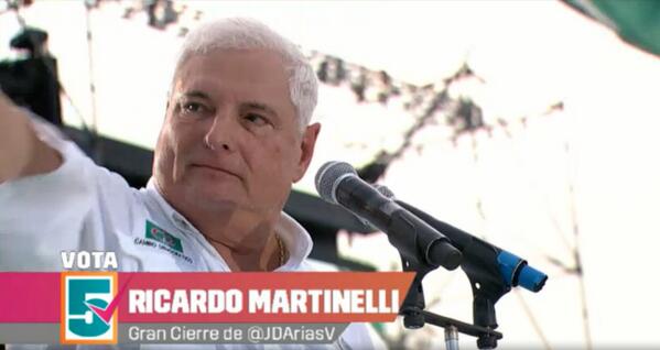 “<a href="/JDAriasV/">José Domingo Arias</a> va a ser mejor presidente que yo”, <a href="/rmartinelli/">Ricardo Martinelli</a>, en el #GranCierreJDA, en la Cinta Costera 3. #Vota5