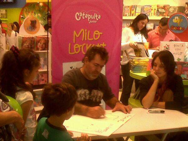 Aldanagomeez's tweet image. Feria del Libro, hoy! Que lindo lo que hace este hombre #MiloLocket