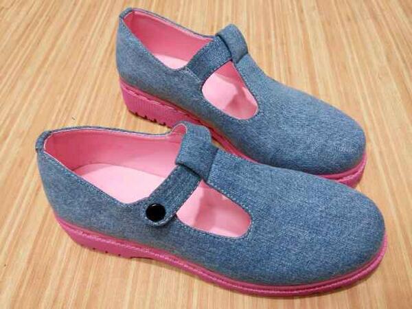 ready docmart 130 rb size 36-40 minat? pm pin 25CE1A72/ ig: highwattstore